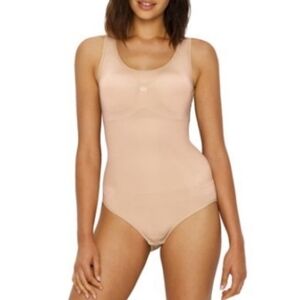 Yummie Luna Nylon Seamless Medium Control Bodysuit NWT Size M/L